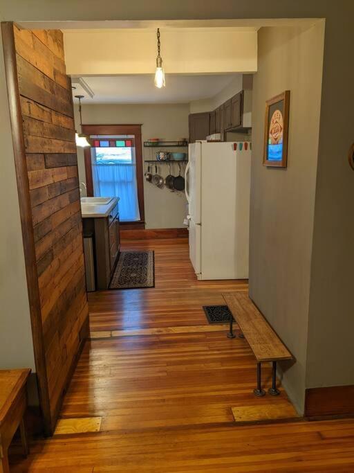 Large Bakery Apartment - Central Downtown Location Fredonia المظهر الخارجي الصورة