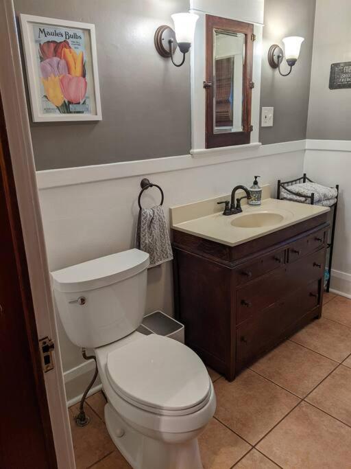 Large Bakery Apartment - Central Downtown Location Fredonia المظهر الخارجي الصورة