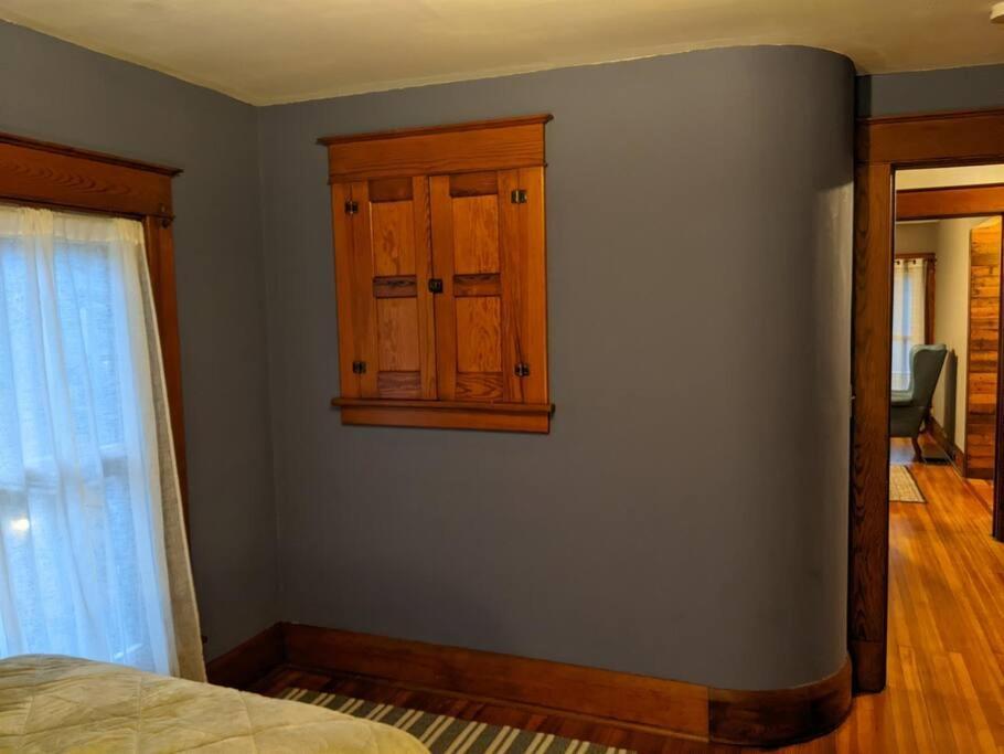 Large Bakery Apartment - Central Downtown Location Fredonia المظهر الخارجي الصورة