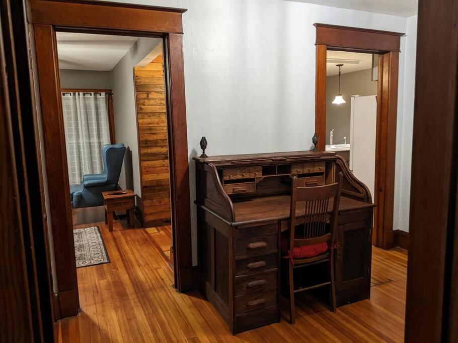 Large Bakery Apartment - Central Downtown Location Fredonia المظهر الخارجي الصورة