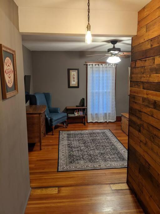 Large Bakery Apartment - Central Downtown Location Fredonia المظهر الخارجي الصورة
